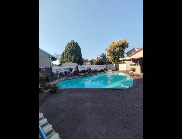 4 BEDROOM HOUSE FOR SALE IN VAALPARK